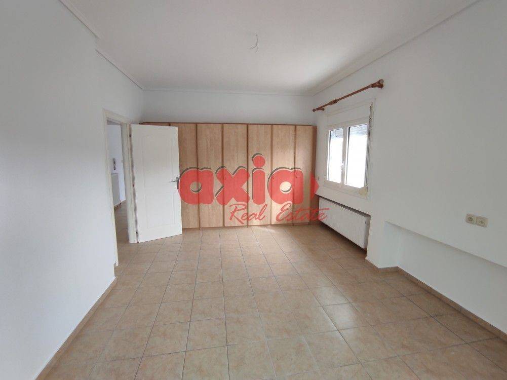 Καβάλα, Βύρωνας: Ενοικιάζεται ανακαινισμένο γωνιακό