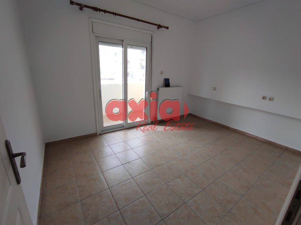 Καβάλα, Βύρωνας: Ενοικιάζεται ανακαινισμένο γωνιακό