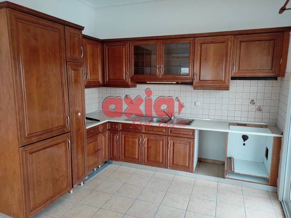 Καβάλα, Βύρωνας: Ενοικιάζεται ανακαινισμένο γωνιακό