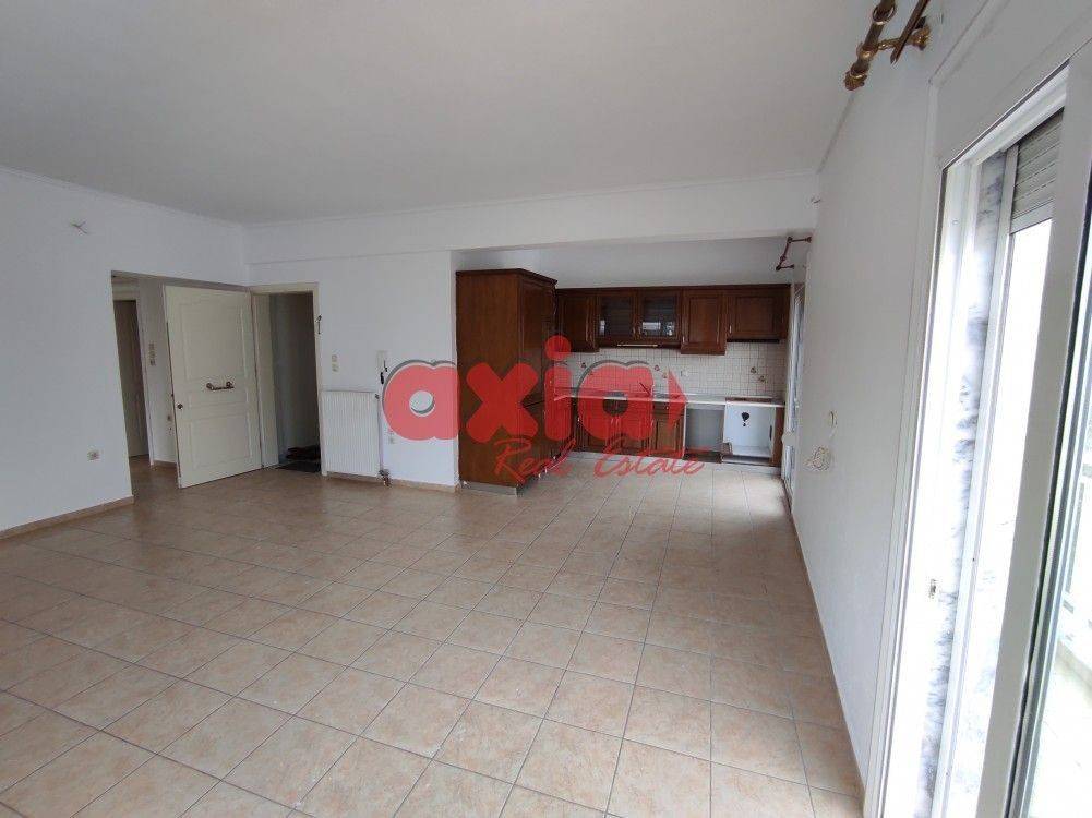 Καβάλα, Βύρωνας: Ενοικιάζεται ανακαινισμένο γωνιακό