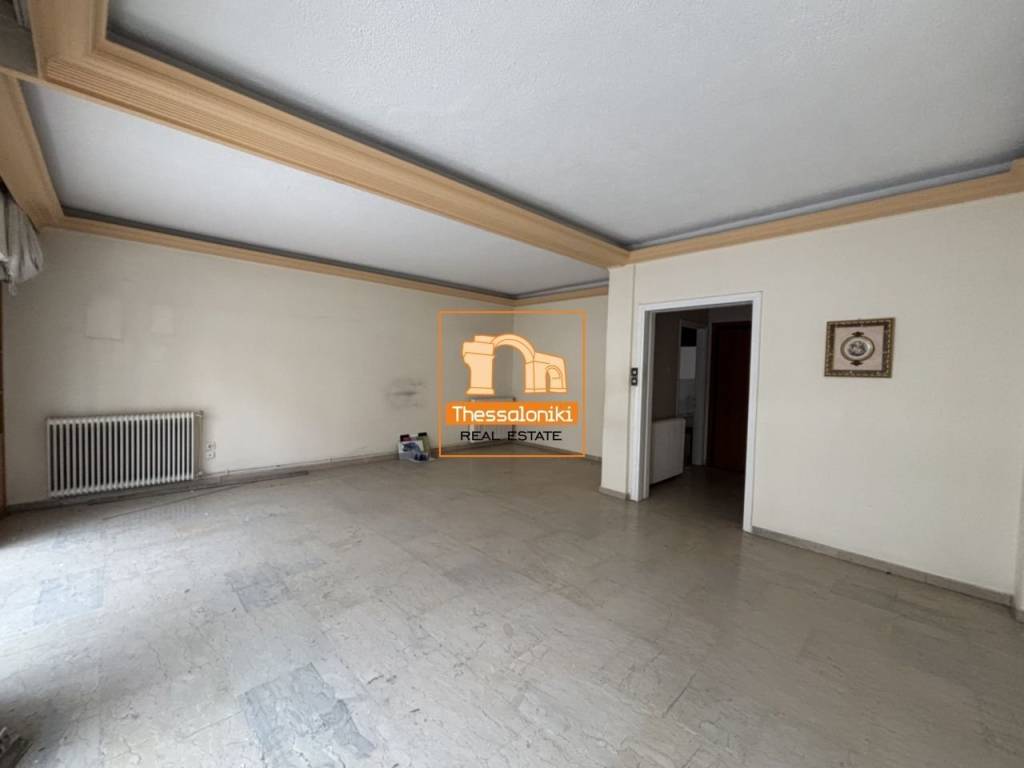 Άνω Μαλακοπή, Διαμέρισμα