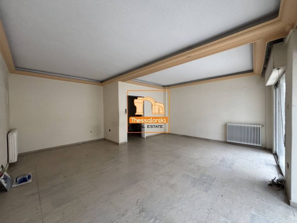 Άνω Μαλακοπή, Διαμέρισμα