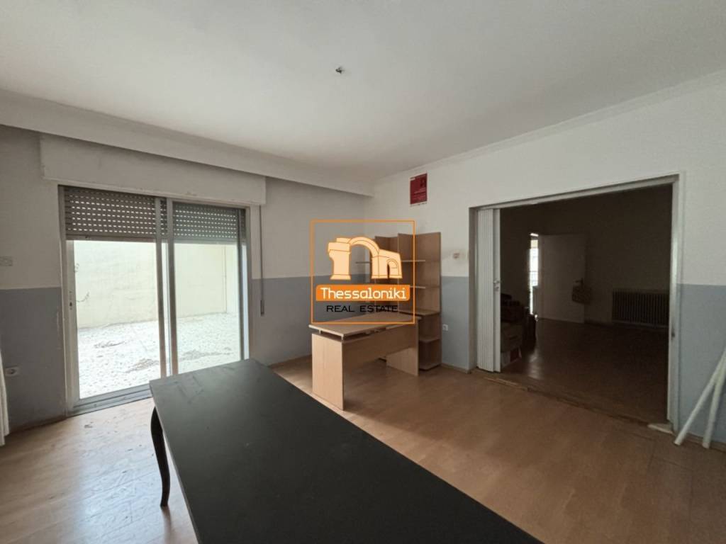 Άνω Μαλακοπή, Διαμέρισμα