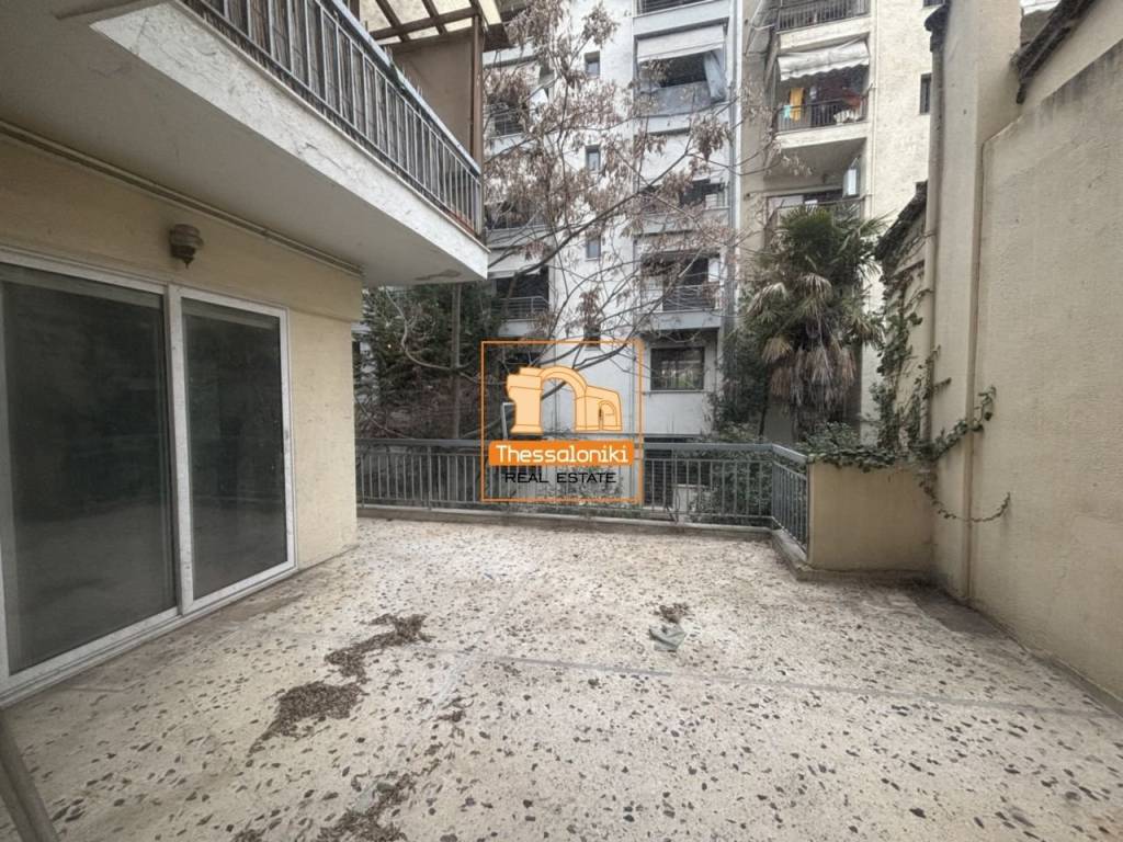 Άνω Μαλακοπή, Διαμέρισμα