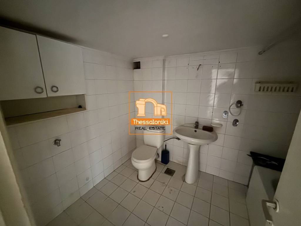 Άνω Μαλακοπή, Διαμέρισμα