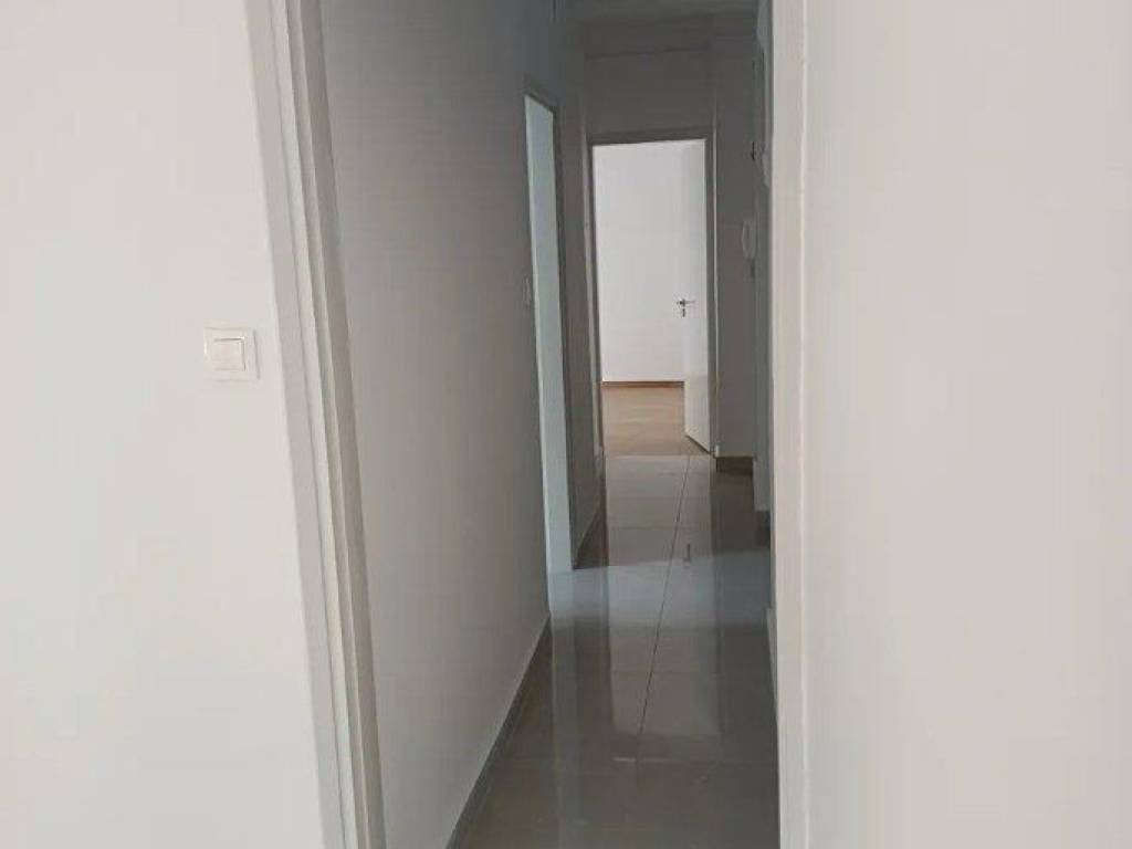 Forumland Real Estate, Διάδρομος