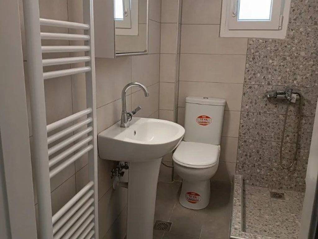 Forumland Real Estate, Μπάνιο