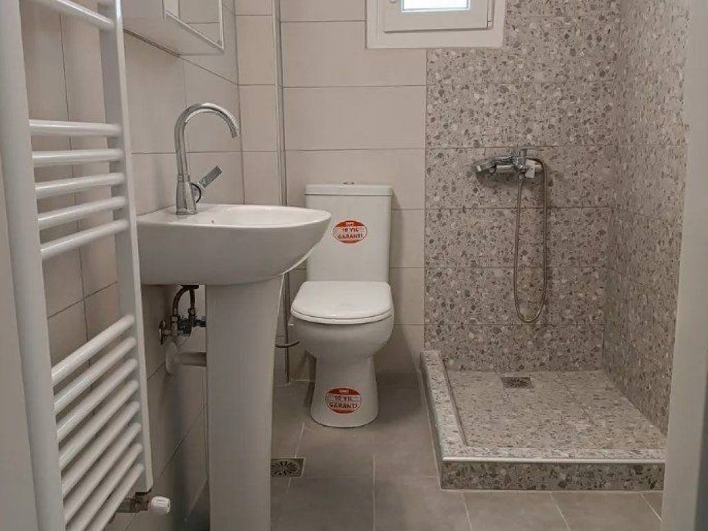 Forumland Real Estate, Μπάνιο