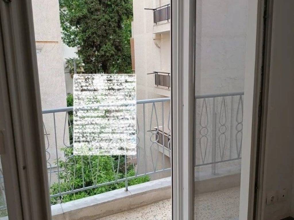 Forumland Real Estate, Κουφώματα