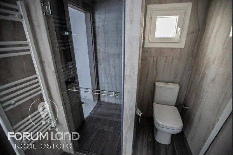 Forumland Real Estate, Μπάνιο