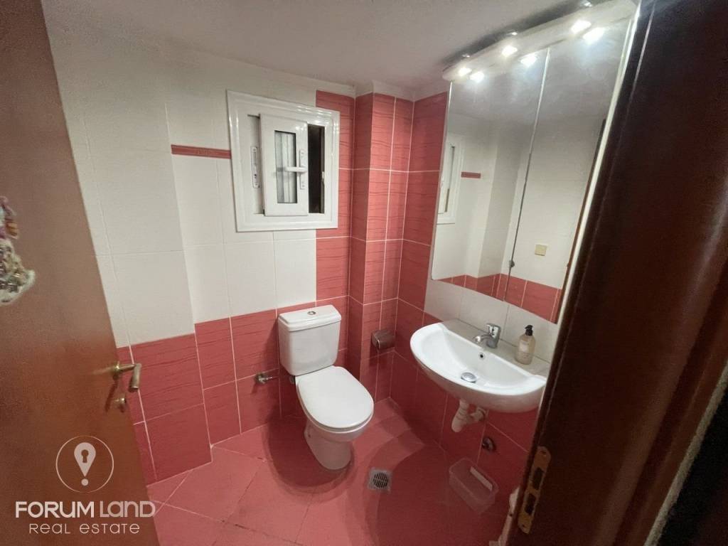 Forumland Real Estate, Μπάνιο