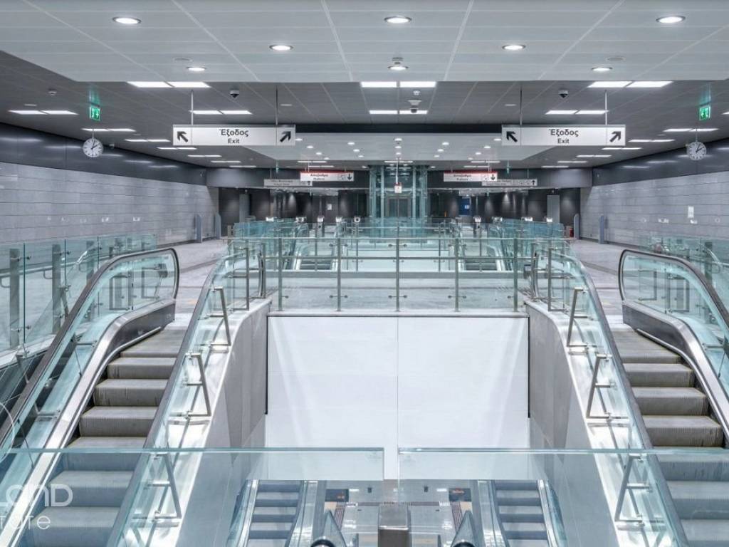 Forumland Real Estate, Metro station