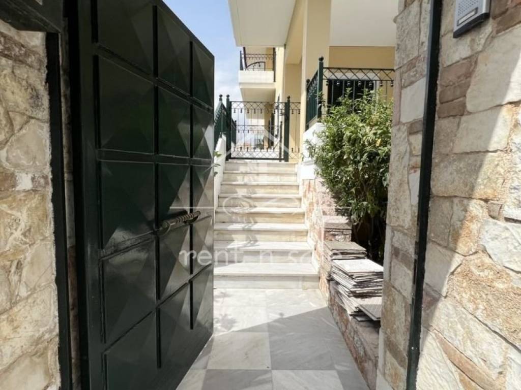 Εξωτερική πόρτα εισόδου