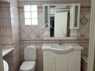 Μπάνιο πρώτου ορόφου