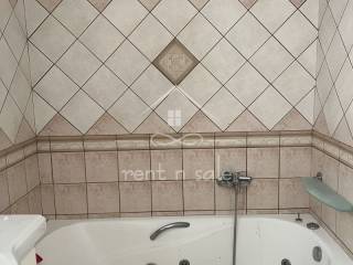 Μπάνιο πρώτου ορόφου