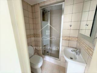 Μπάνιο Ημι-υπογείου