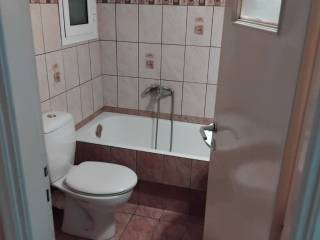 μπάνιο με μπανιέρα