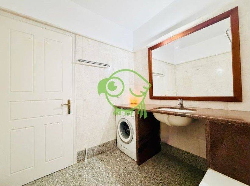 Λουτρό Κάτω Ορόφου