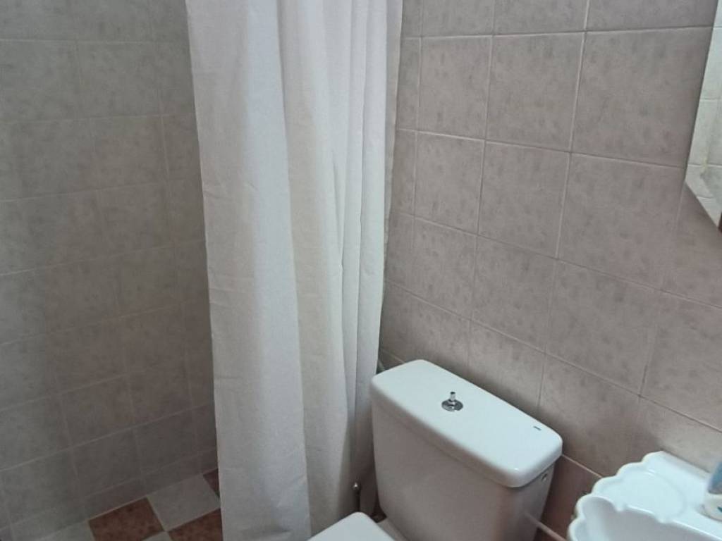 Mikro WC me ntoyziera