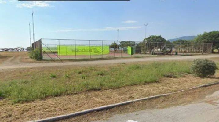 DIPLA SE GEPEDO TENNIS