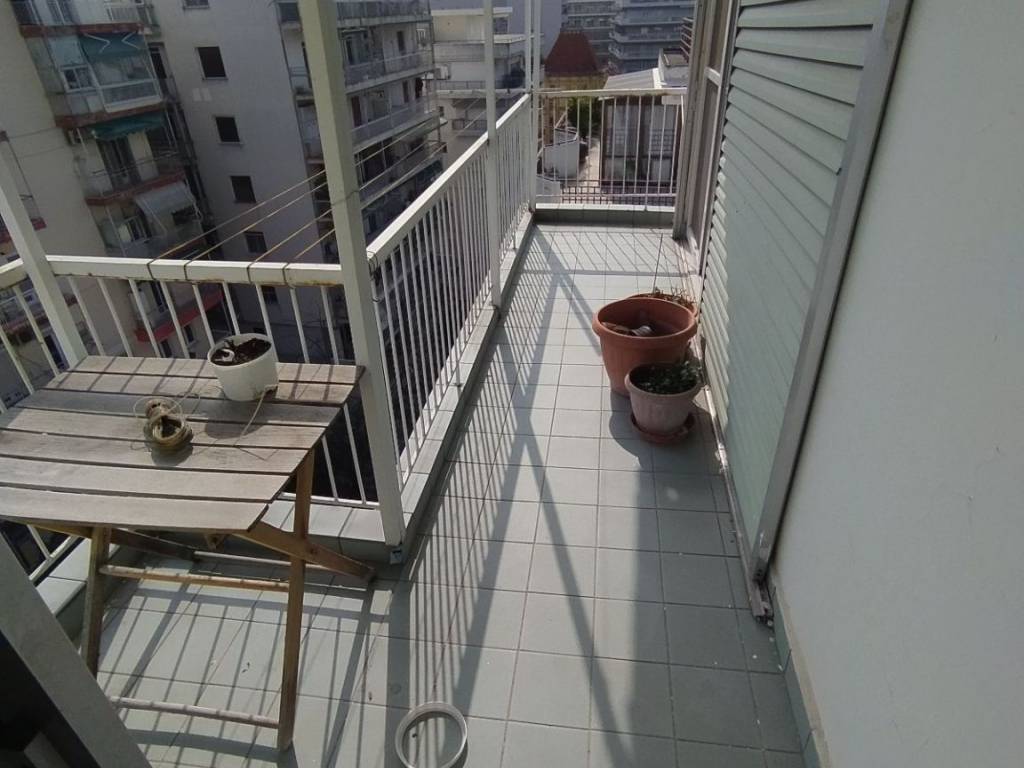 ANYPLACE MESITIKES YPERESIES