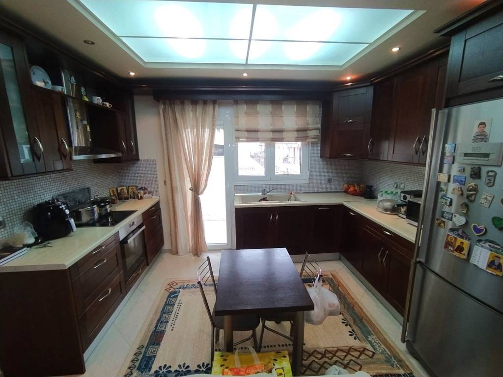 ANYPLACE MESITIKES YPERESIES