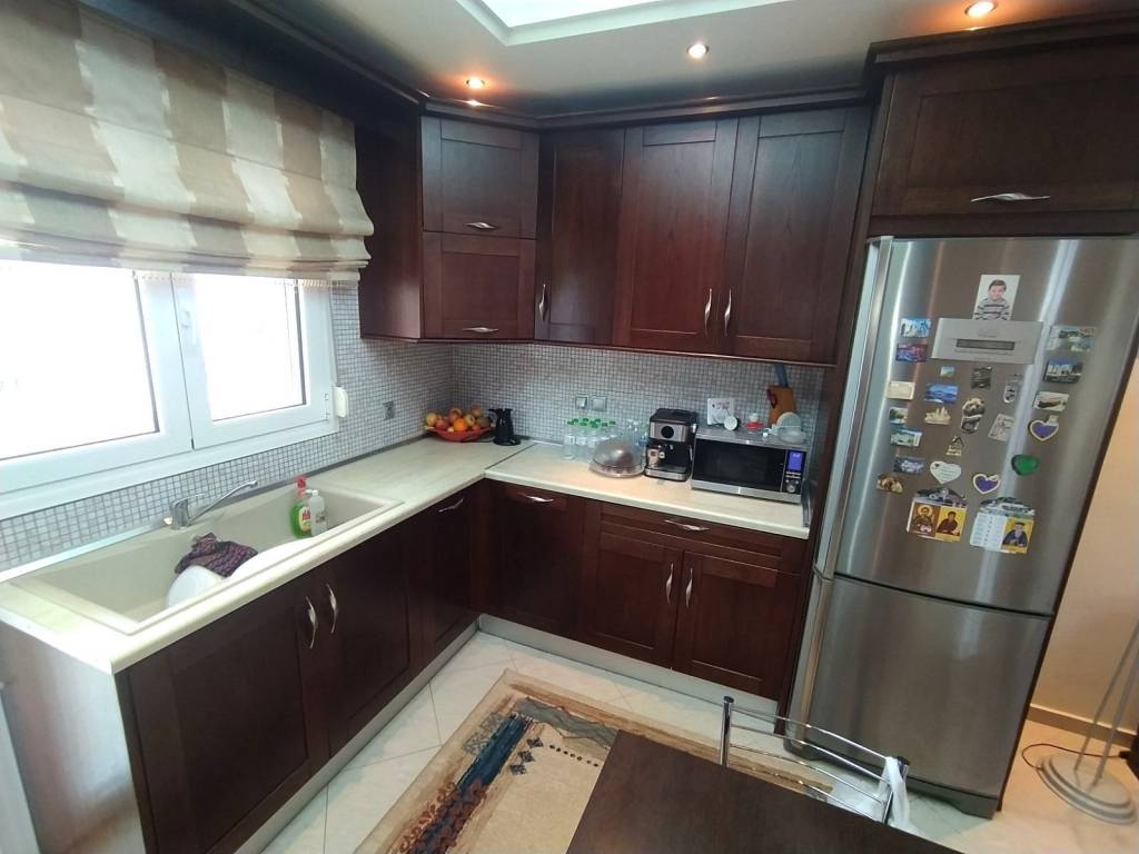 ANYPLACE MESITIKES YPERESIES