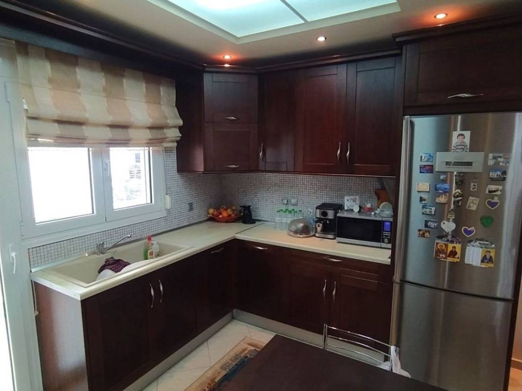 ANYPLACE MESITIKES YPERESIES