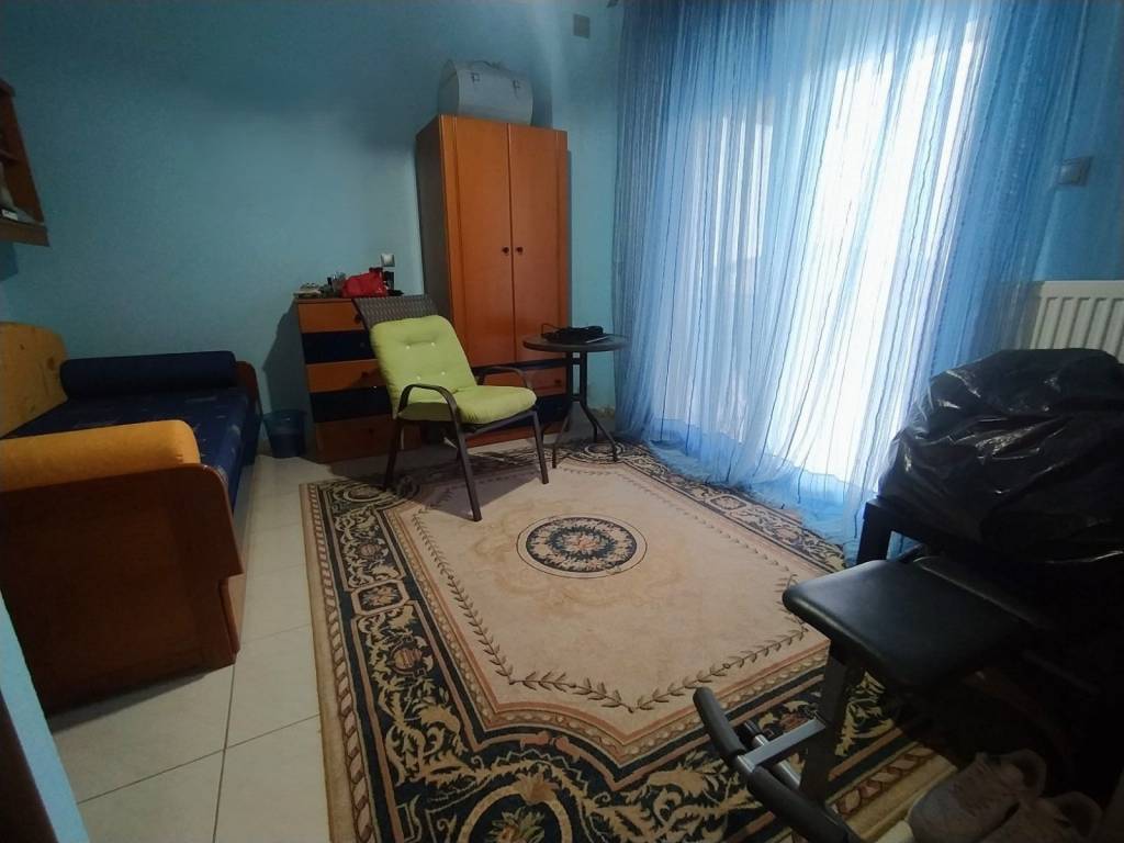 ANYPLACE MESITIKES YPERESIES