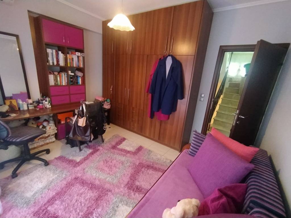 ANYPLACE MESITIKES YPERESIES