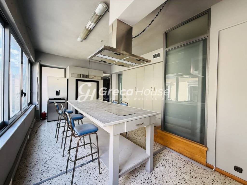 loft προς πώληση στον Ψυρρή