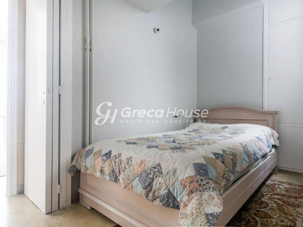 Διαμέρισμα  με θέα προς πώληση στο Κολωνάκι 