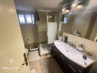 Forumland Real Estate, Μπάνιο