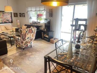 Forumland Real Estate, Σαλόνι