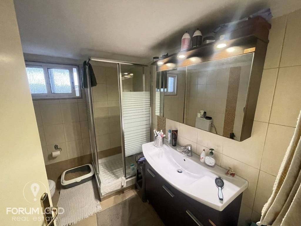 Forumland Real Estate, Μπάνιο