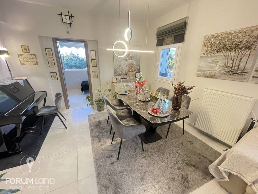 Forumland Real Estate, Τραπεζαρία