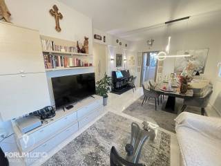 Forumland Real Estate, Σαλόνι