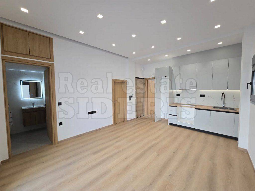 ΣΑΛΟΝΙ-ΚΟΥΖΊΝΑ