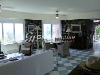 Παραθαλάσσιο συγκρότημα κατοικιών Εύβοια