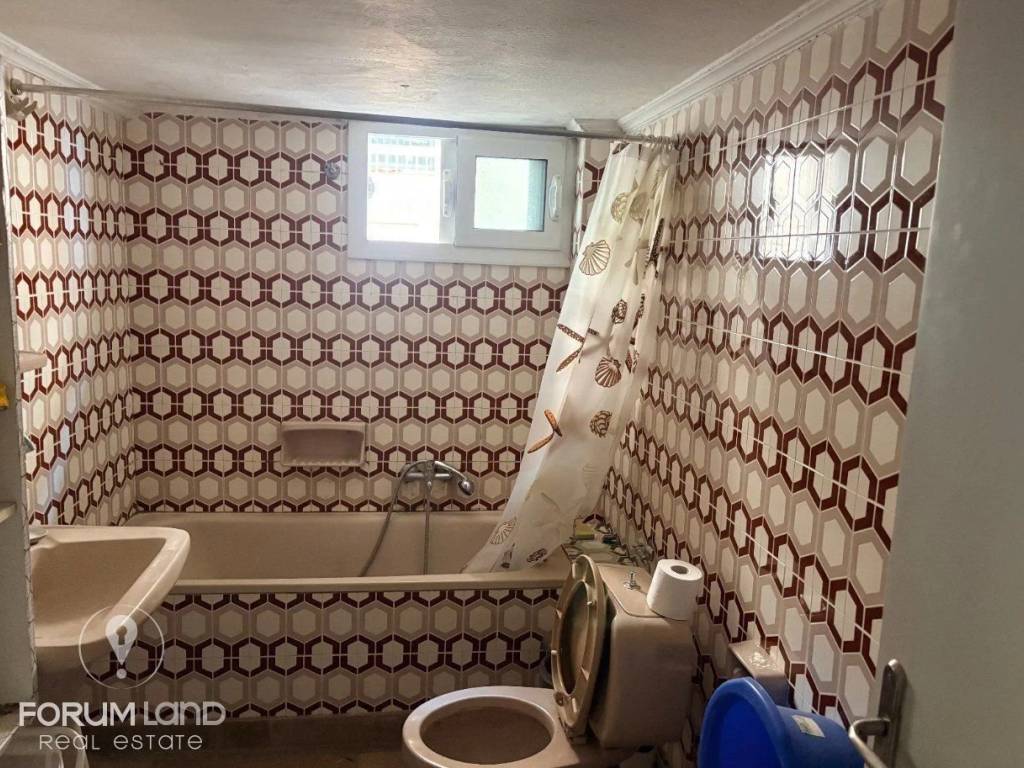 Forumland Real Estate, Μπάνιο