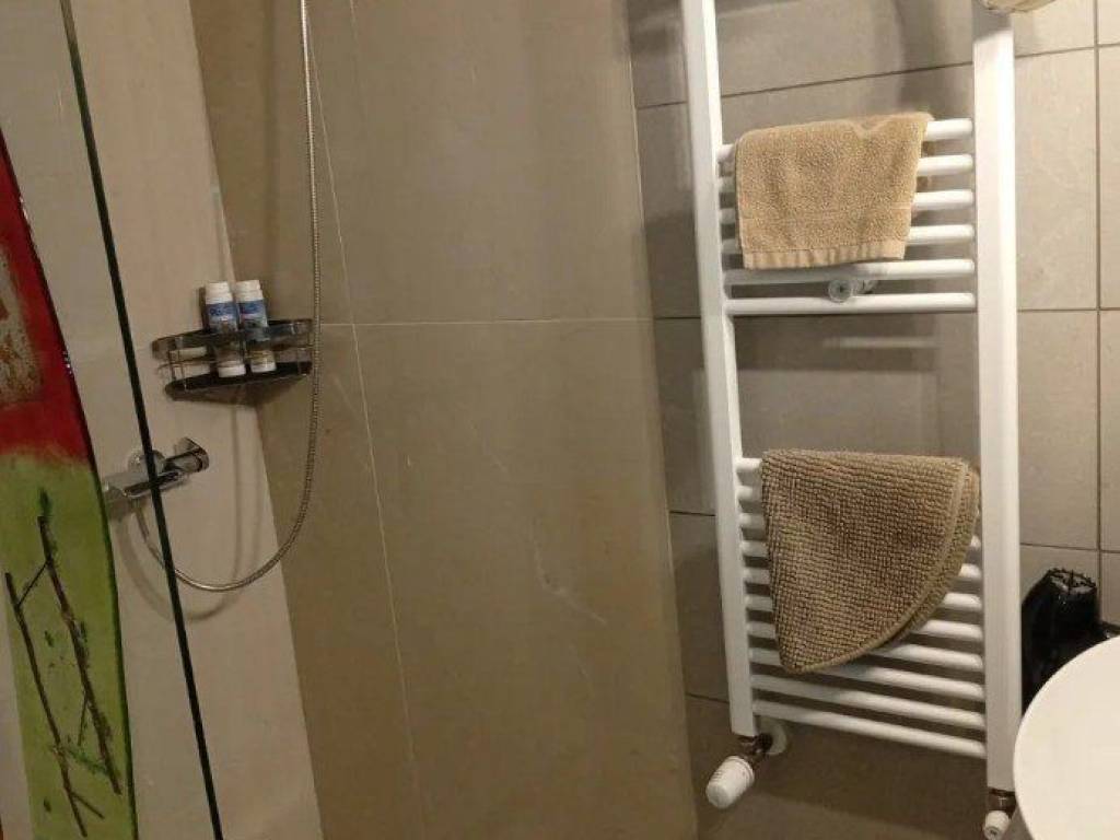 Forumland Real Estate, Μπάνιο