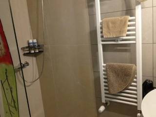 Forumland Real Estate, Μπάνιο