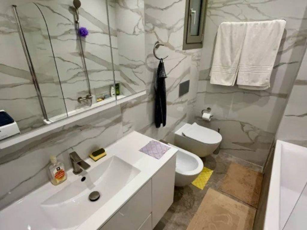 Forumland Real Estate, Μπάνιο με μπανιέρα