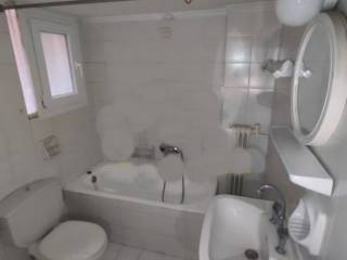 ΗΜΙ-ΑΝΑΚΑΙΝΙΣΜΕΝΟ ΜΠΑΝΙΟ