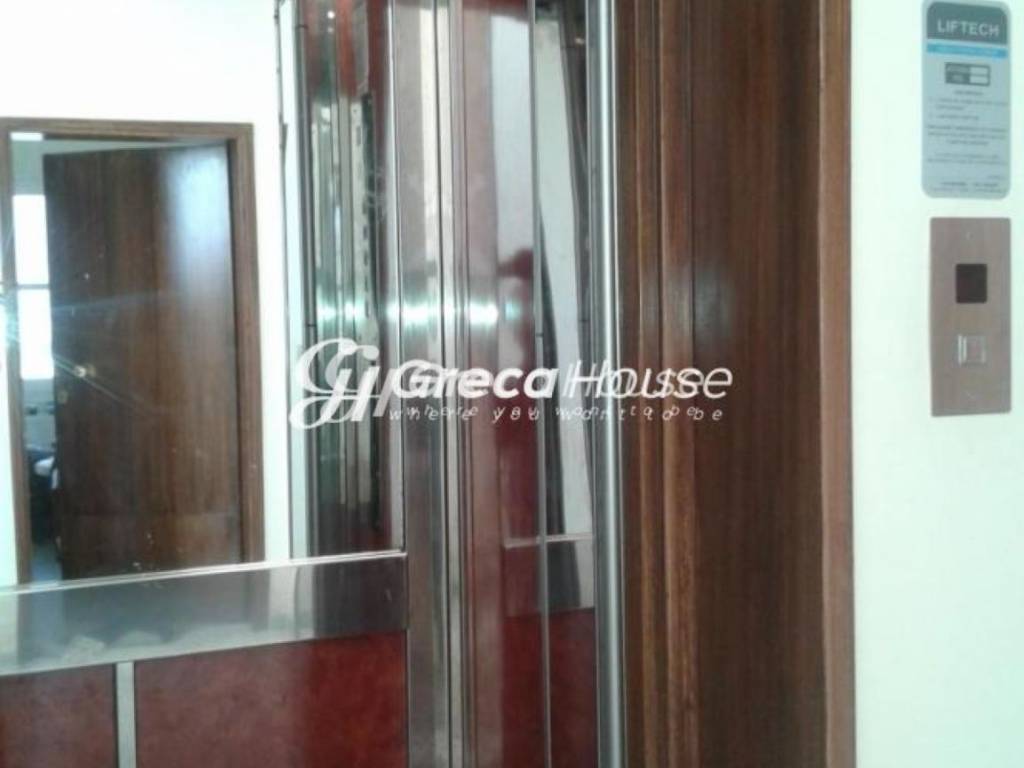 . Πώληση Οικιστικού Κτιρίου – Πλατεία Αμερικής, Αθήνα