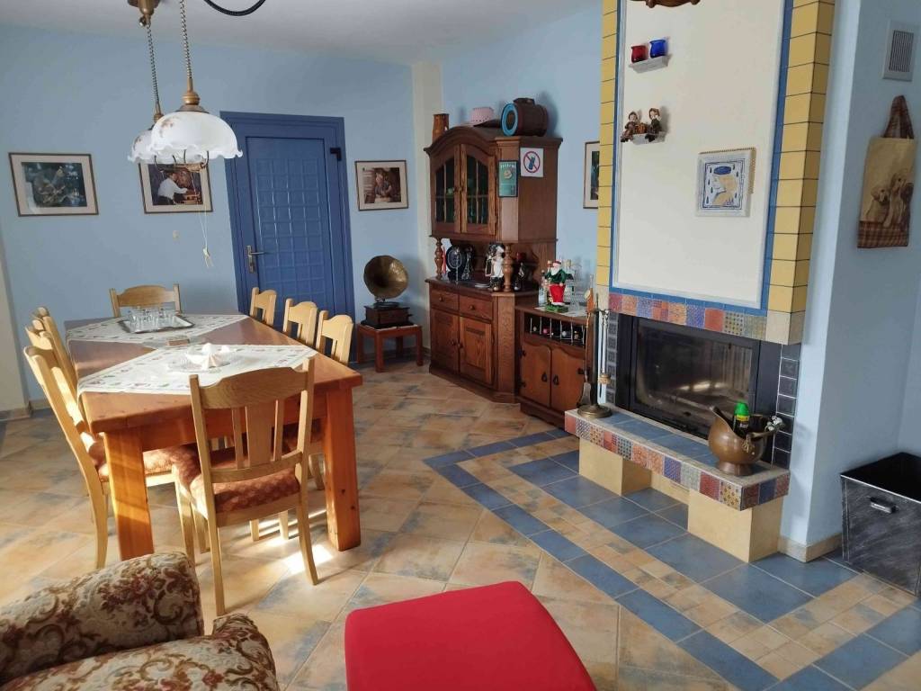 καθιστικό στο ισόγειο