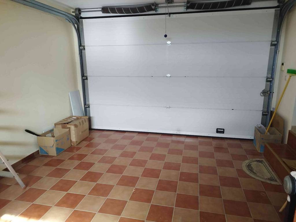 κλειστο παρκινγ 1