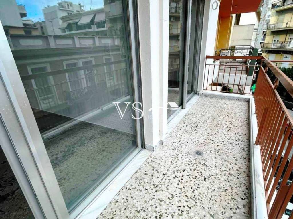 Θέα απο μπαλκόνι