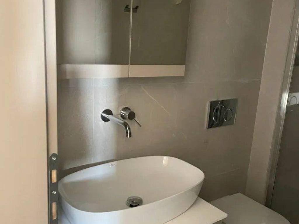 Forumland Real Estate, Μπάνιο