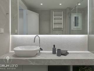 Forumland Real Estate, Μπάνιο